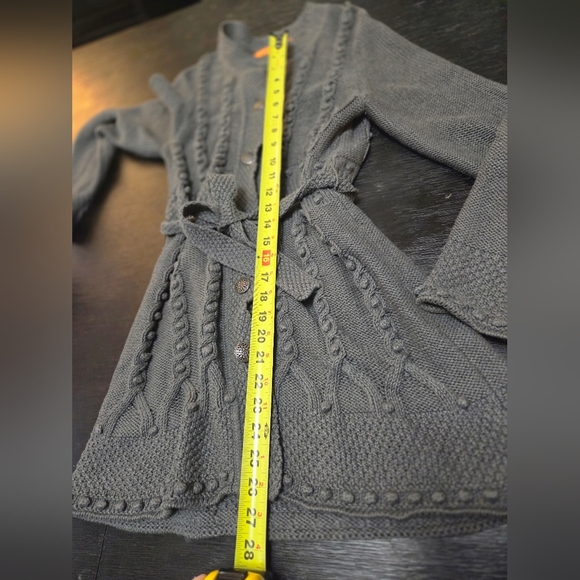 Cynthia Steffe Womend Gray Cardigan Sweater EUC Size M - Picture 10 of 11